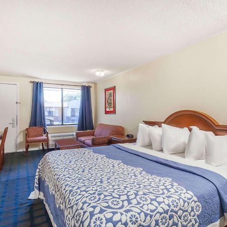 Days Inn By Wyndham Dover Downtown Exteriér fotografie